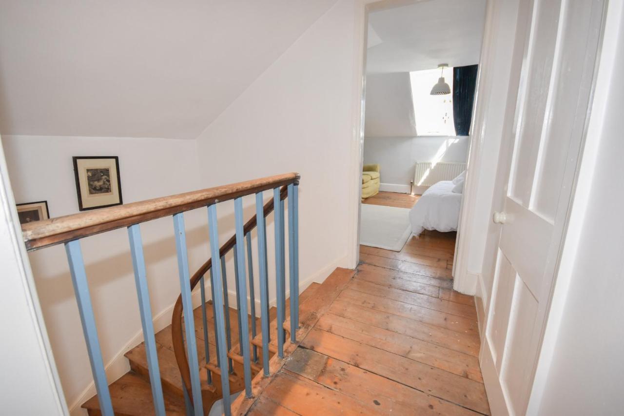 Arden Villa, Sleeps 8, Moments From The Golden Sandy Beach Of Ryde Ryde  Exterior photo