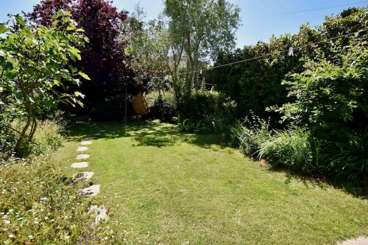 Arden Villa, Sleeps 8, Moments From The Golden Sandy Beach Of Ryde Ryde  Exterior photo